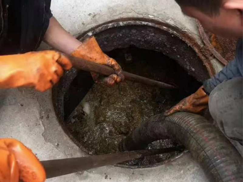 昌吉清理化粪池时如何避免沼气的危害?